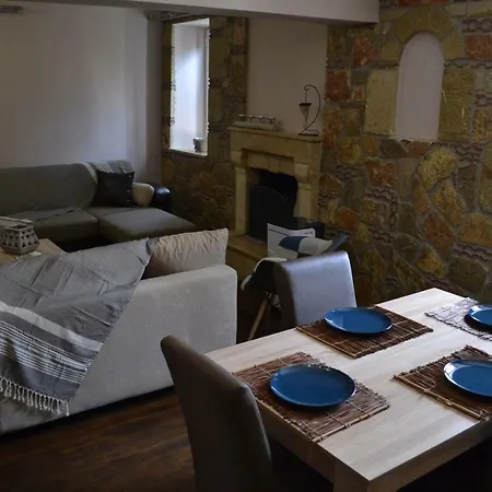 οιανθη Landhaus Galaxídhion